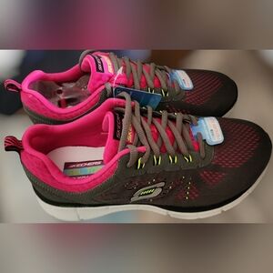 Skechers Women's 8 Equalizer New With Tags Dark Grey/Pink